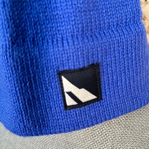 Vintage Serac Handmade in USA Blue PomPom 100% Wool Beanie - Picture 2 of 8